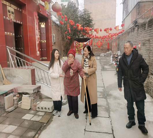 瑟瑟冬日 暖暖溫情——公司黨委、工會(huì)開展“送溫暖、送祝?！被顒?dòng)